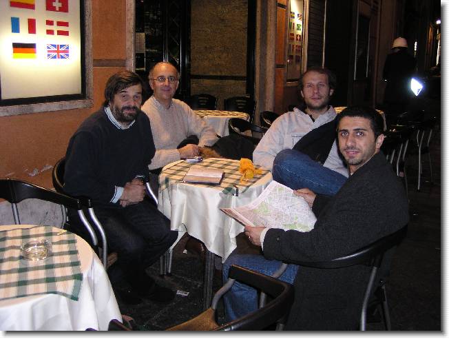 Clicca per scorrere le foto originali ingrandite