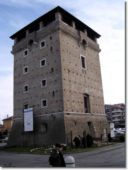 Clicca per scorrere le foto originali ingrandite