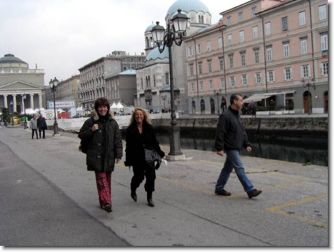Clicca per scorrere le foto originali ingrandite