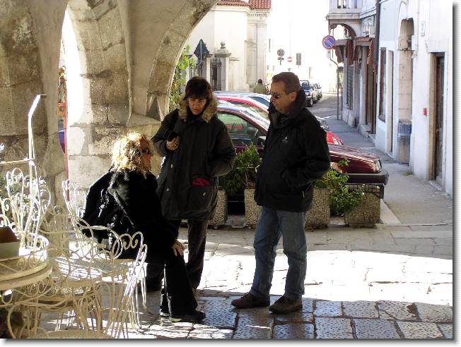 Clicca per scorrere le foto originali ingrandite
