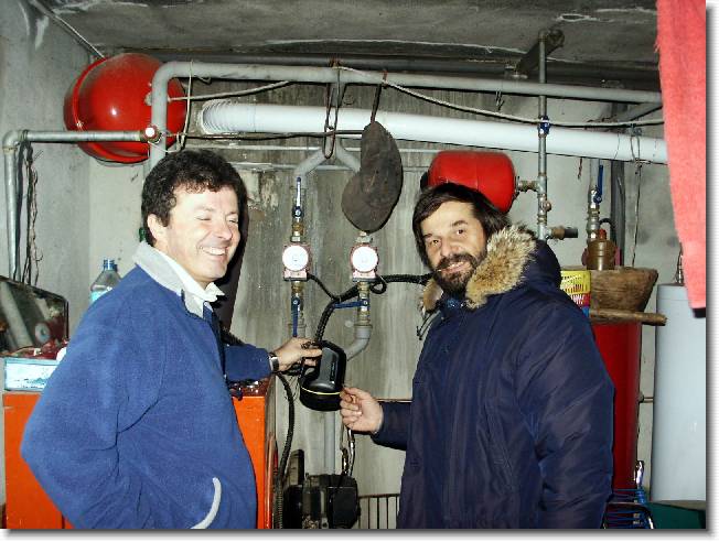 Clicca per scorrere le foto originali ingrandite