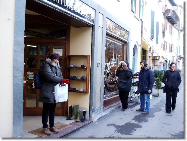 Clicca per scorrere le foto originali ingrandite