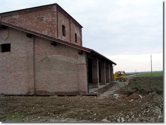 Clicca per scorrere le foto originali ingrandite