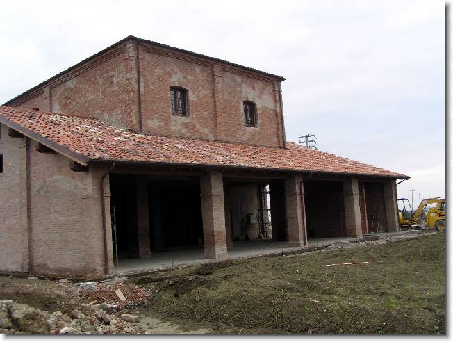 Clicca per scorrere le foto originali ingrandite