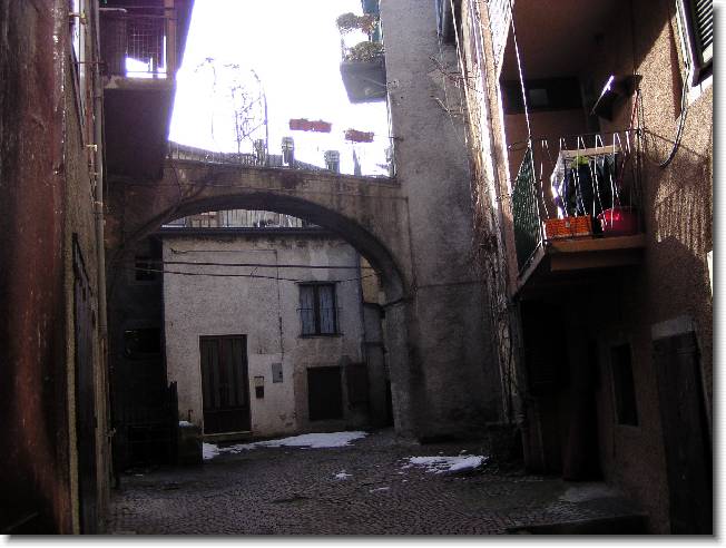 Clicca per scorrere le foto originali ingrandite
