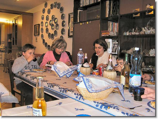 Clicca per scorrere le foto originali ingrandite