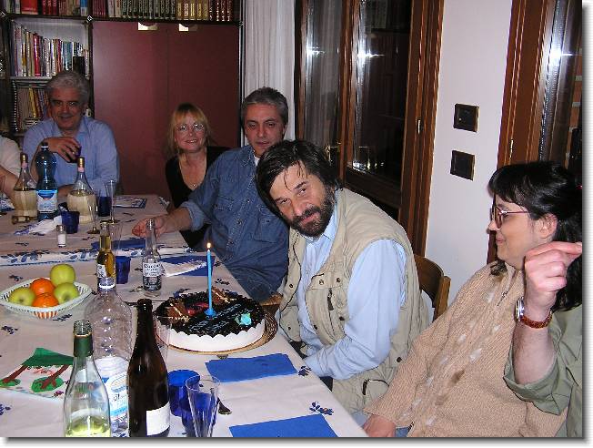 Clicca per scorrere le foto originali ingrandite