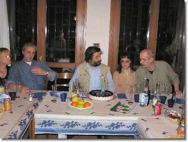 Clicca per scorrere le foto originali ingrandite