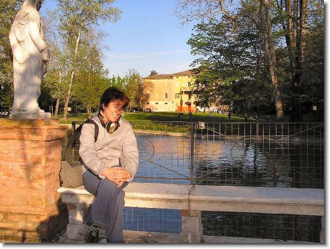 Clicca per scorrere le foto originali ingrandite
