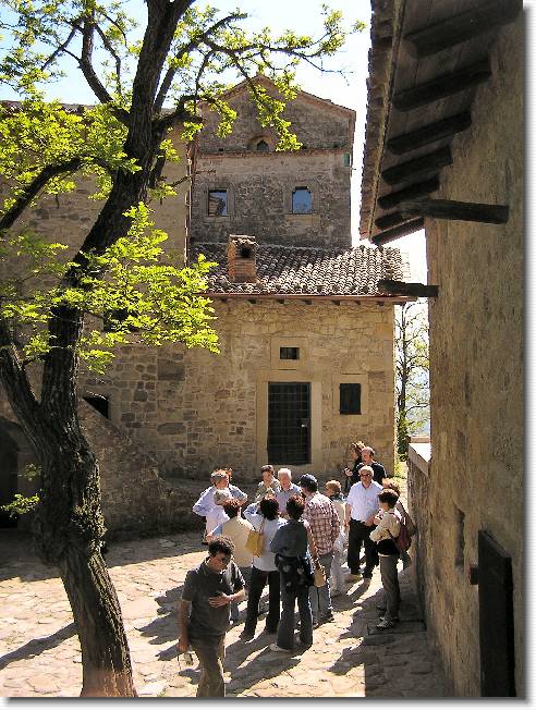 Clicca per scorrere le foto originali ingrandite