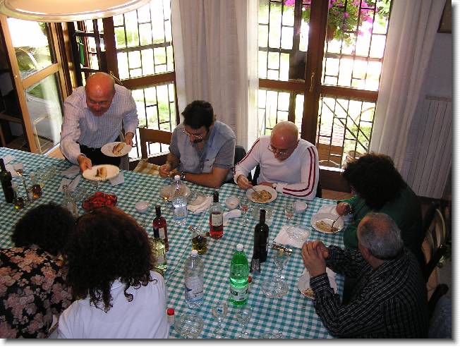 Clicca per scorrere le foto originali ingrandite