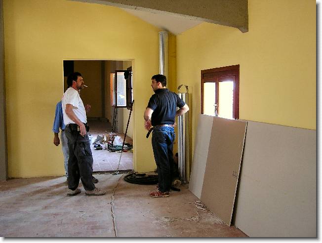 Clicca per scorrere le foto originali ingrandite