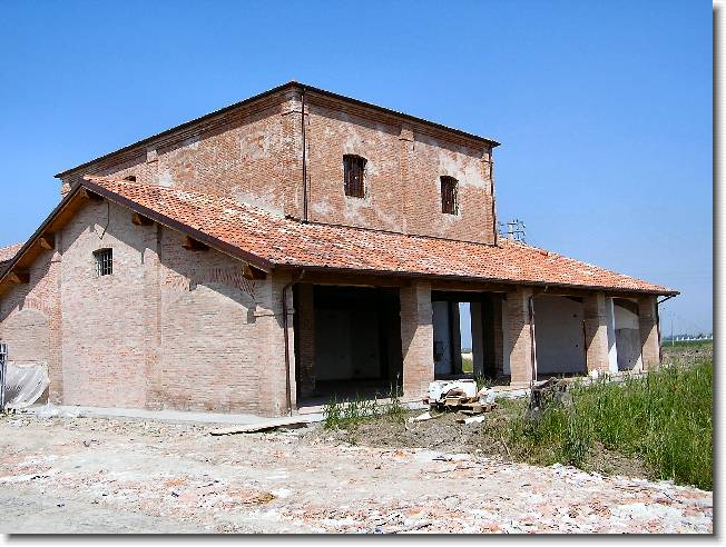 Clicca per scorrere le foto originali ingrandite