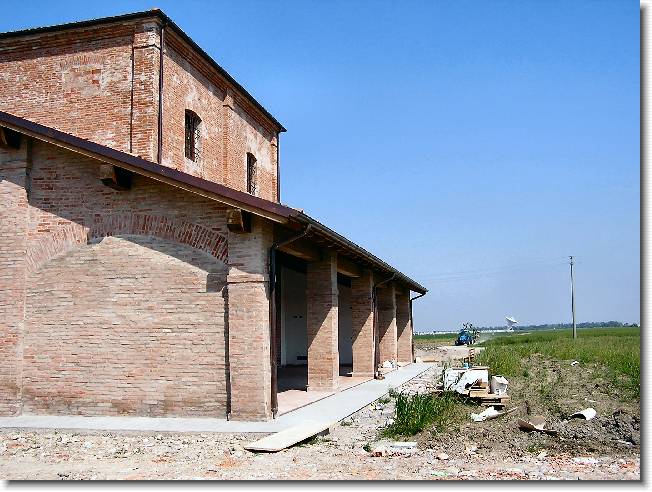 Clicca per scorrere le foto originali ingrandite