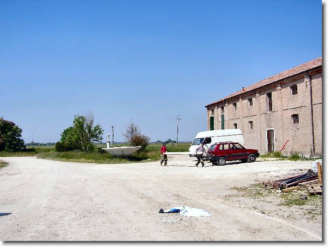 Clicca per scorrere le foto originali ingrandite