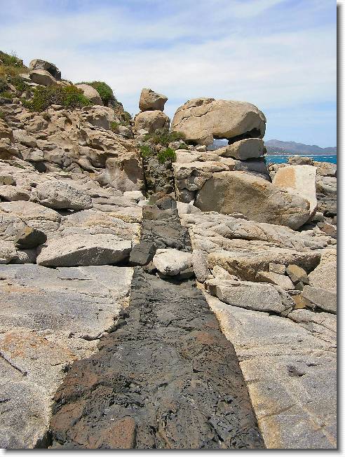 Clicca per scorrere le foto originali ingrandite