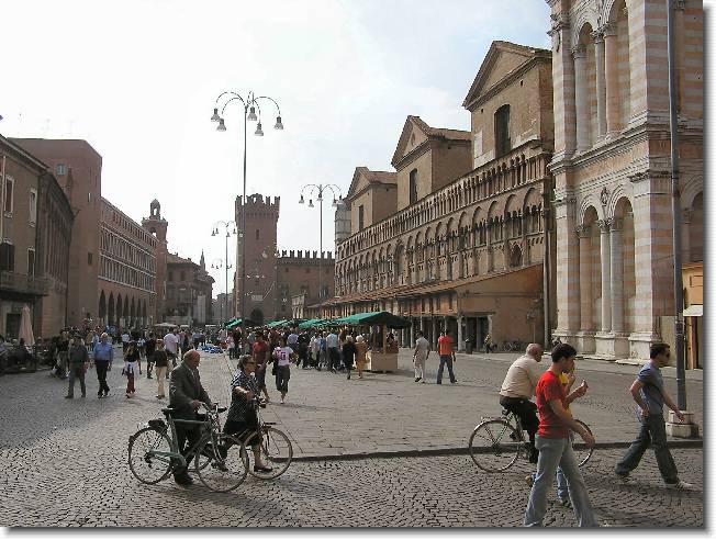 Clicca per scorrere le foto originali ingrandite
