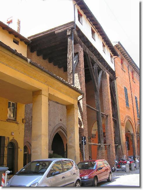 Clicca per scorrere le foto originali ingrandite