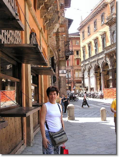 Clicca per scorrere le foto originali ingrandite