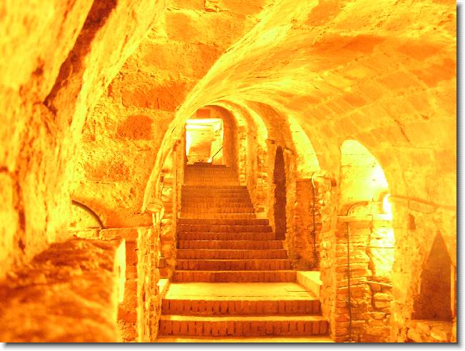 Clicca per scorrere le foto originali ingrandite