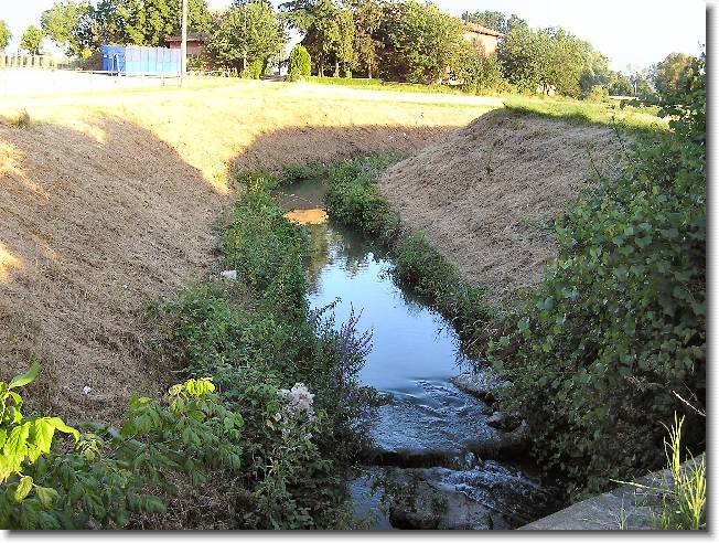 Clicca per scorrere le foto originali ingrandite