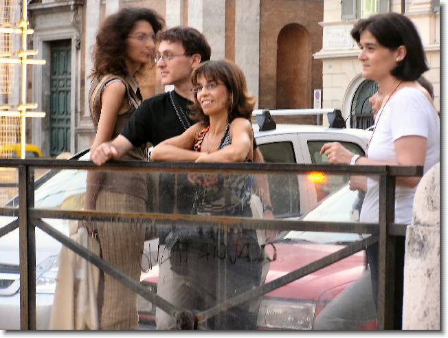 Clicca per scorrere le foto originali ingrandite
