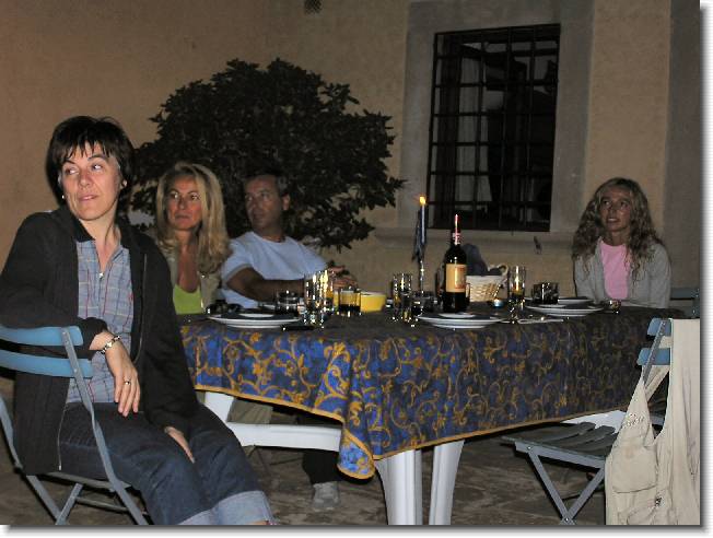 Clicca per scorrere le foto originali ingrandite