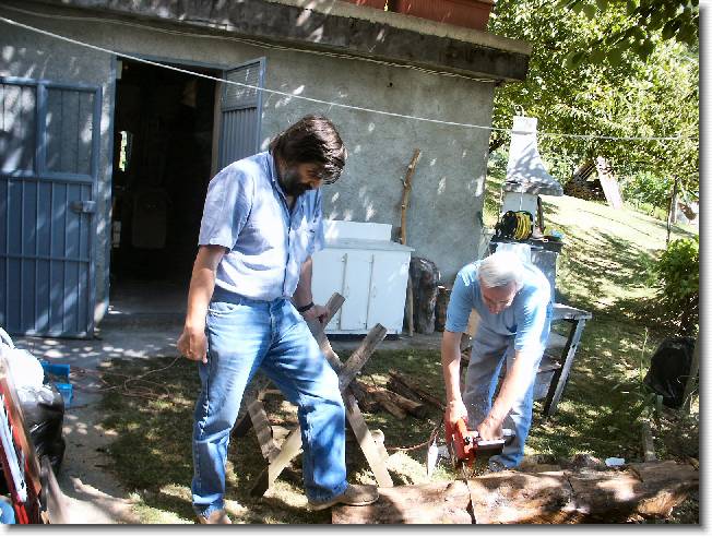 Clicca per scorrere le foto originali ingrandite