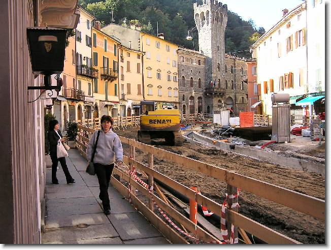 Clicca per scorrere le foto originali ingrandite