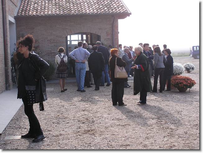 Clicca per scorrere le foto originali ingrandite