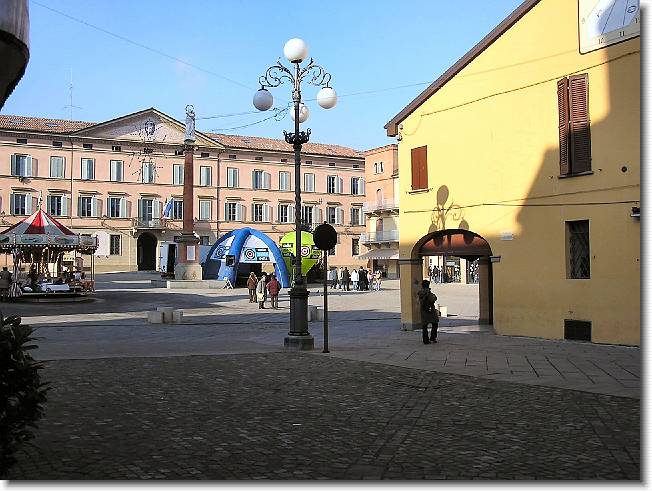 Clicca per scorrere le foto originali ingrandite