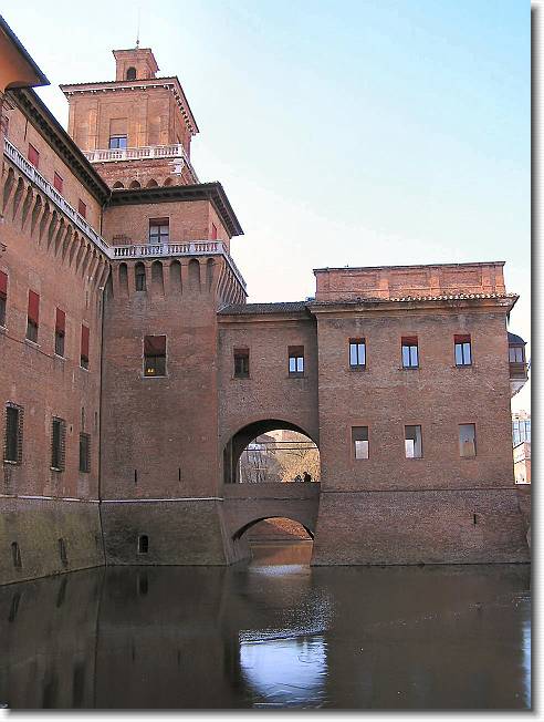 Clicca per scorrere le foto originali ingrandite