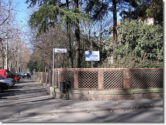 Clicca per scorrere le foto originali ingrandite