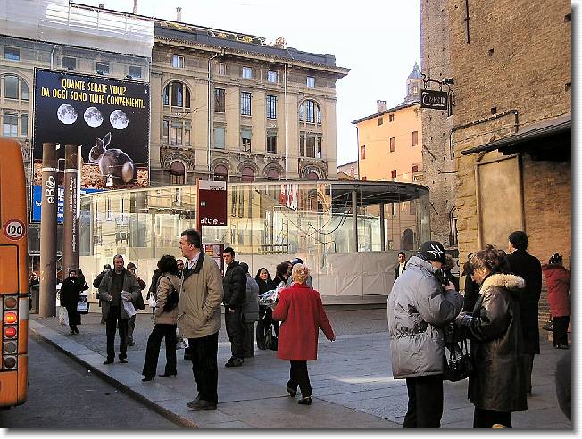 Clicca per scorrere le foto originali ingrandite