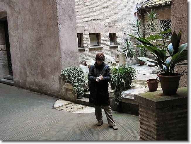Clicca per scorrere le foto originali ingrandite