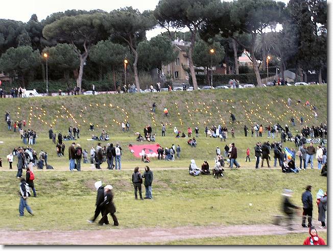 Clicca per scorrere le foto originali ingrandite