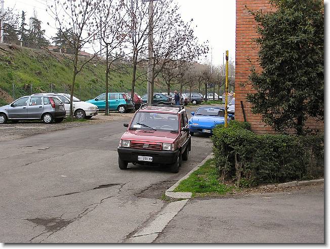 Clicca per scorrere le foto originali ingrandite