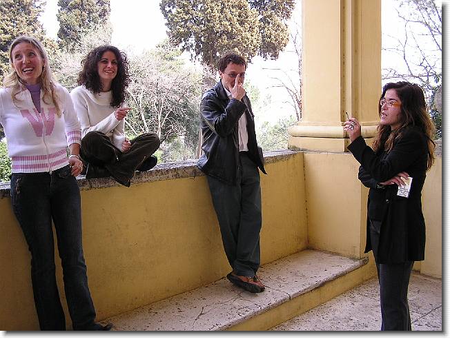 Clicca per scorrere le foto originali ingrandite