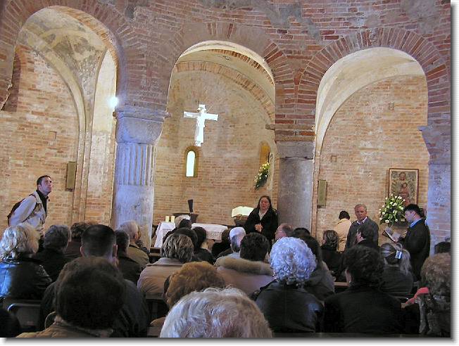 Clicca per scorrere le foto originali ingrandite