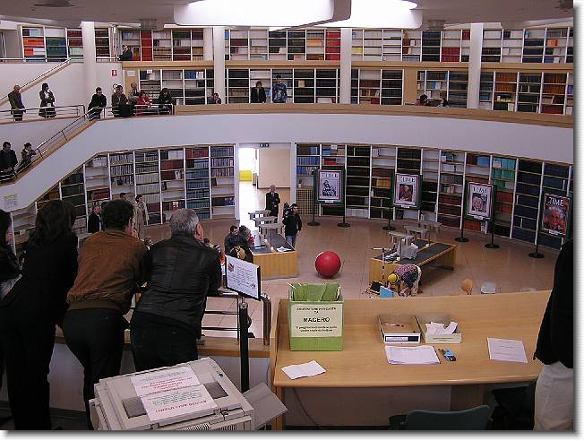 Clicca per scorrere le foto originali ingrandite