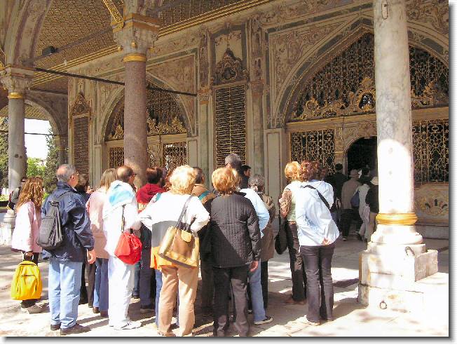 Clicca per scorrere le foto originali ingrandite