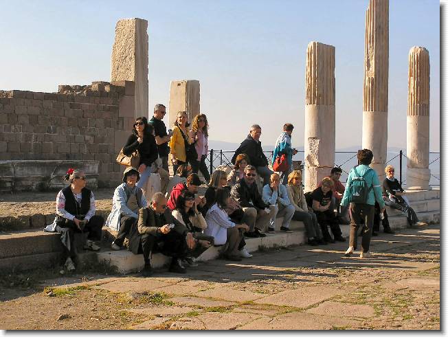 Clicca per scorrere le foto originali ingrandite