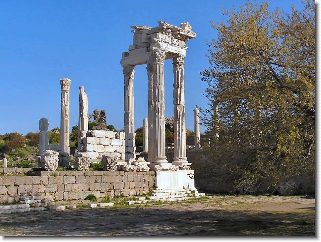Clicca per scorrere le foto originali ingrandite
