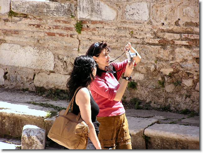Clicca per scorrere le foto originali ingrandite
