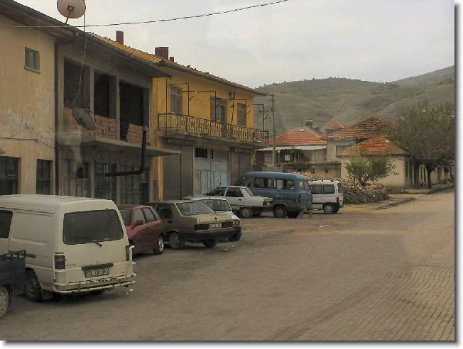 Clicca per scorrere le foto originali ingrandite