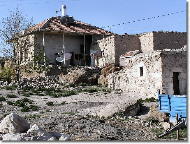 Clicca per scorrere le foto originali ingrandite