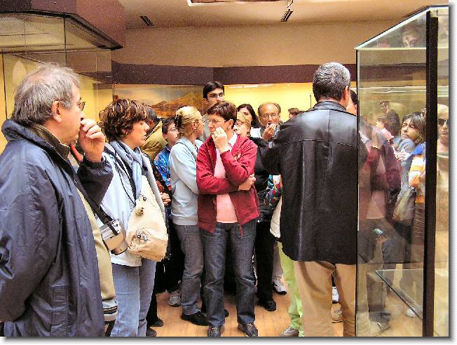 Clicca per scorrere le foto originali ingrandite