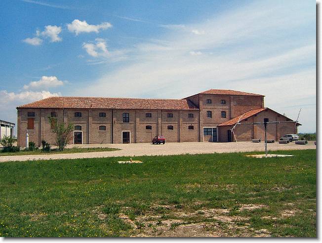 Clicca per scorrere le foto originali ingrandite