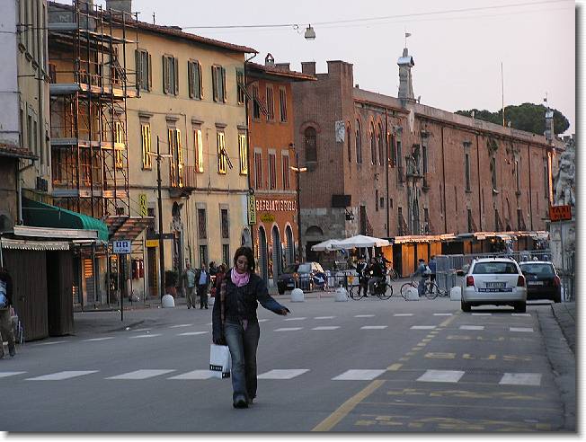 Clicca per scorrere le foto originali ingrandite