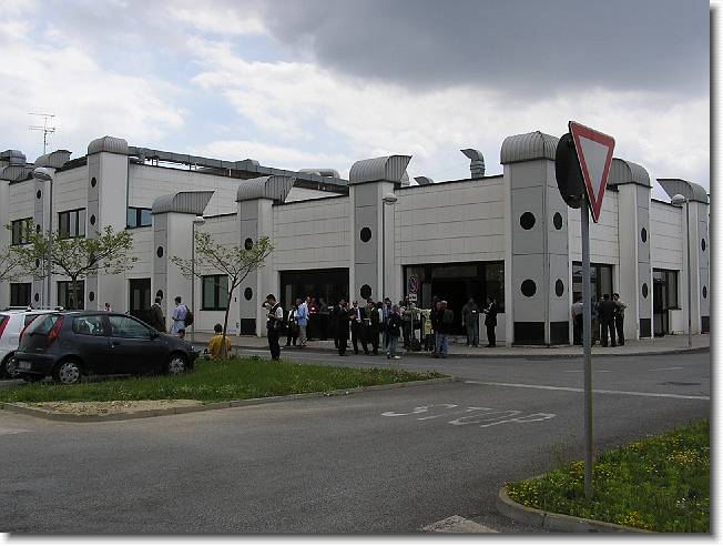 Clicca per scorrere le foto originali ingrandite